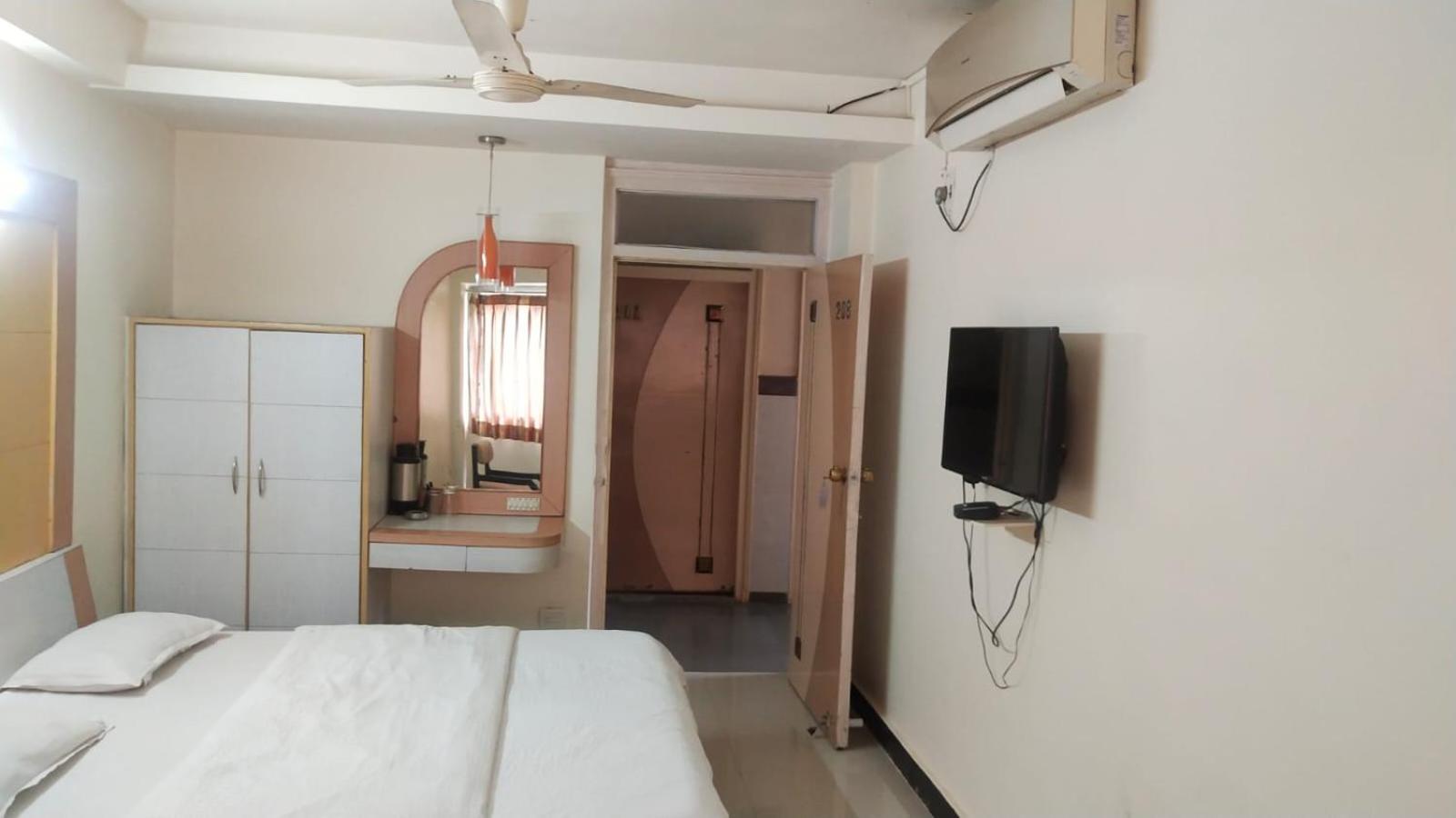 Hotel Vaishali Nashik Exterior photo