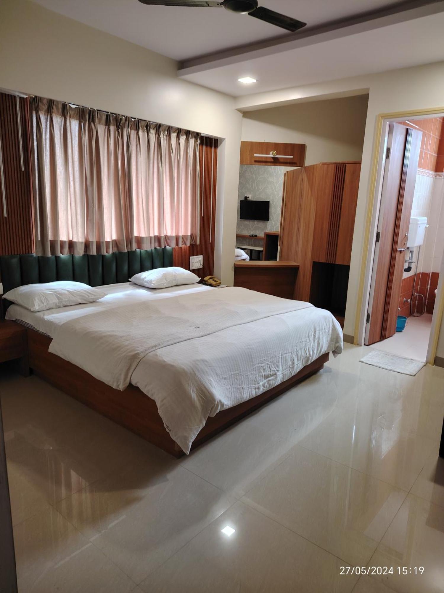 Hotel Vaishali Nashik Exterior photo